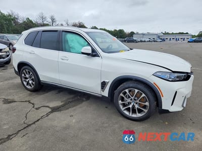 Czwarte zdjęcie samochodu z boku: 2026 BMW X5 XDRIVE40I VIN:5UX23EU0XT9420418 - miniatura
