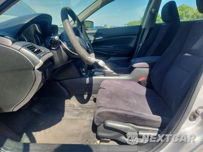 Zdjęcie 7 z 12 samochodu: 2011 HONDA ACCORD LX VIN:1HGCP2F31BA052225 - miniatura