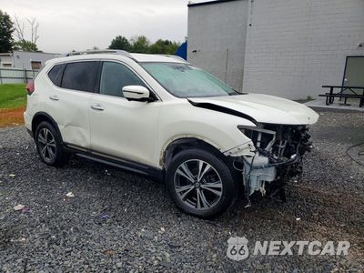 Czwarte zdjęcie samochodu z boku: 2018 NISSAN ROGUE S VIN:5N1AT2MVXJC849044 - miniatura