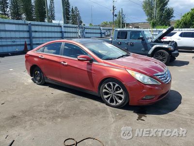 Czwarte zdjęcie samochodu z boku: 2013 HYUNDAI SONATA LIMITED 2.0T VIN:5NPEC4AB3DH667478 - miniatura