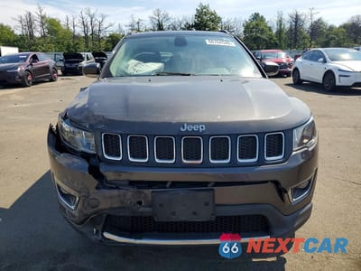 Piąte zdjęcie samochodu w środku: 2019 JEEP COMPASS LIMITED VIN:3C4NJDCB2KT648288 - miniatura