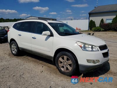 Czwarte zdjęcie samochodu z boku: 2012 CHEVROLET TRAVERSE LT VIN:1GNKRGEDXCJ201820 - miniatura