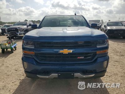 Piąte zdjęcie samochodu w środku: 2018 CHEVROLET SILVERADO K1500 LT VIN:3GCUKREC9JG415138 - miniatura