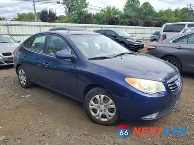 Czwarte zdjęcie samochodu z boku: 2010 HYUNDAI ELANTRA GLS VIN:KMHDU4AD2AU971036 - miniatura