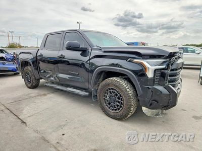 Czwarte zdjęcie samochodu z boku: 2026 TOYOTA TUNDRA SR5 VIN:5TFLA5DB1TX421126 - miniatura