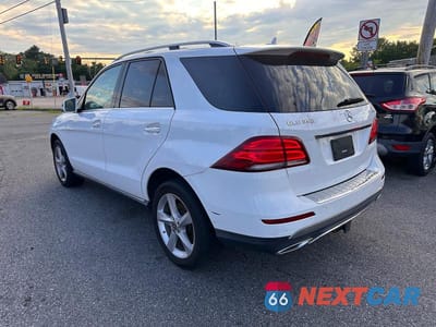 Trzecie zdjęcie samochodu z tyłu: 2018 MERCEDES-BENZ GLE 350 4MATIC VIN:4JGDA5HB6JB198327 - miniatura
