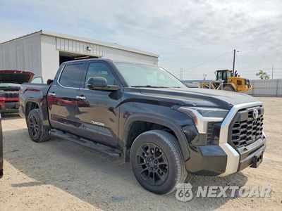 Czwarte zdjęcie samochodu z boku: 2023 TOYOTA TUNDRA CREWMAX LIMITED VIN:5TFJA5DB5PX099927 - miniatura