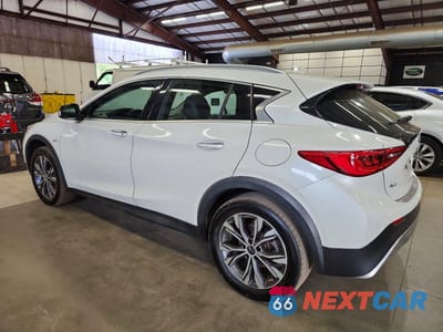 Drugie zdjęcie samochodu z przodu: 2017 INFINITI QX30 PREMIUM VIN:SJKCH5CR3HA025992 - miniatura