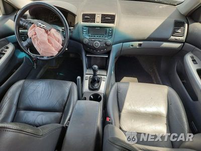 Zdjęcie 8 z 12 samochodu: 2004 HONDA ACCORD EX VIN:1HGCM558X4A050726 - miniatura