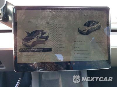 Zdjęcie 9 z 12 samochodu: 2024 TESLA MODEL Y VIN:7SAYGDEE5RA265408 - miniatura