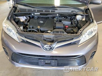 Zdjęcie 12 z 13 samochodu: 2019 TOYOTA SIENNA LE VIN:5TDKZ3DC4KS998299 - miniatura