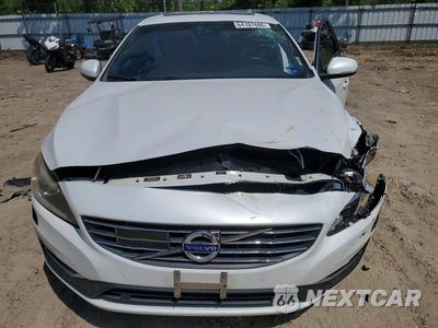 Piąte zdjęcie samochodu w środku: 2015 VOLVO S60 PLATINUM VIN:YV140MFM7F1343145 - miniatura