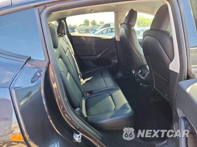 Zdjęcie 10 z 12 samochodu: 2024 TESLA MODEL Y VIN:7SAYGDEE0RF988358 - miniatura