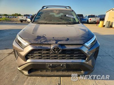 Piąte zdjęcie samochodu w środku: 2024 TOYOTA RAV4 XLE VIN:2T3W1RFV6RC288826 - miniatura