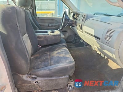 Zdjęcie 10 z 12 samochodu: 2011 CHEVROLET SILVERADO C1500 VIN:1GCNCPE09BZ400815 - miniatura