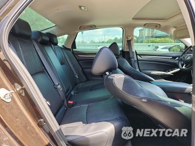 Zdjęcie 10 z 12 samochodu: 2018 HONDA ACCORD TOURING VIN:1HGCV1F94JA081351 - miniatura