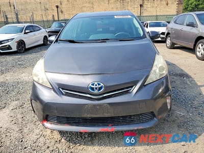 Piąte zdjęcie samochodu w środku: 2013 TOYOTA PRIUS V TWO VIN:JTDZN3EU2D3257526 - miniatura