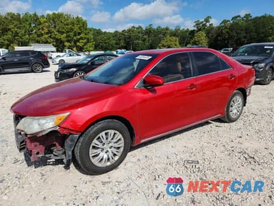 2013 TOYOTA CAMRY LE 4T1BF1FK8DU725782 - główne zdjęcie licytacji z USA - miniatura