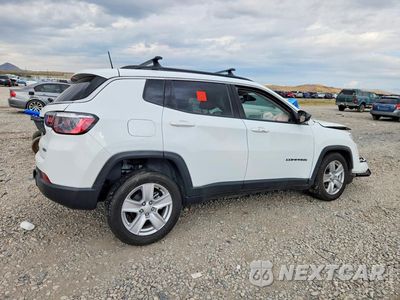 Trzecie zdjęcie samochodu z tyłu: 2022 JEEP COMPASS LATITUDE VIN:3C4NJDBBXNT210074 - miniatura