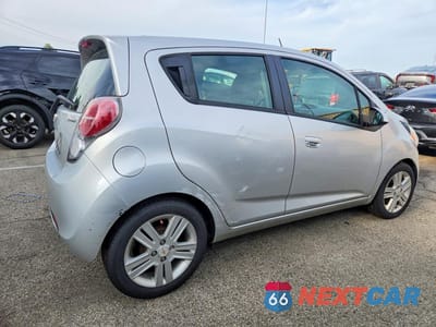 Trzecie zdjęcie samochodu z tyłu: 2014 CHEVROLET SPARK 1LT VIN:KL8CD6S95EC412297 - miniatura