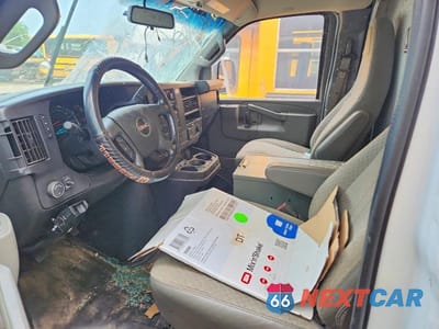 Zdjęcie 7 z 13 samochodu: 2020 GMC SAVANA BOX - BOX TRUCK VIN:1GD07RFG0L1139642 - miniatura