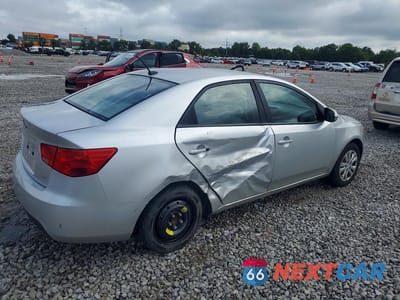 Trzecie zdjęcie samochodu z tyłu: 2011 KIA FORTE EX VIN:KNAFU4A2XB5444866 - miniatura