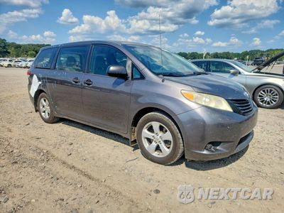 Czwarte zdjęcie samochodu z boku: 2013 TOYOTA SIENNA L 7-PASSENGER VIN:5TDZK3DC8DS398536 - miniatura