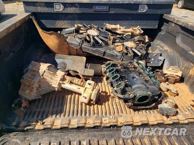 Zdjęcie 12 z 13 samochodu: 2017 CHEVROLET SILVERADO K1500 LT VIN:3GCUKREC9HG415022 - miniatura