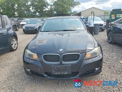 Piąte zdjęcie samochodu w środku: 2011 BMW 328 XI SULEV VIN:WBAPK5C56BA810904 - miniatura