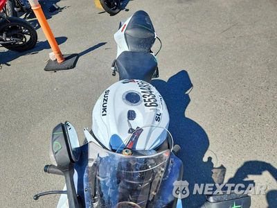 Piąte zdjęcie samochodu w środku: 2024 SUZUKI GSX-R600 VIN:JS1GN7FA9R7100752 - miniatura