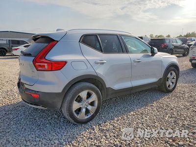 Trzecie zdjęcie samochodu z tyłu: 2022 VOLVO XC40 T4 MOMENTUM VIN:YV4AC2HK1N2725645 - miniatura