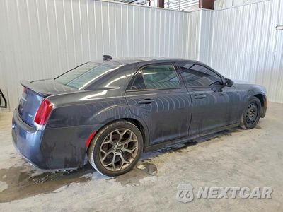 Trzecie zdjęcie samochodu z tyłu: 2018 CHRYSLER 300 S VIN:2C3CCABG8JH269546 - miniatura