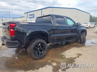 Trzecie zdjęcie samochodu z tyłu: 2024 CHEVROLET SILVERADO K1500 TRAIL BOSS CUSTOM VIN:3GCUDCED4RG184242 - miniatura