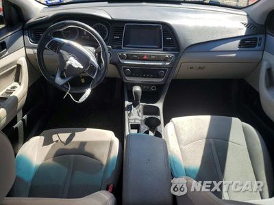 Zdjęcie 8 z 12 samochodu: 2019 HYUNDAI SONATA SEL VIN:5NPE34AF5KH784852 - miniatura