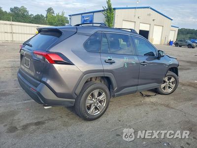 Trzecie zdjęcie samochodu z tyłu: 2024 TOYOTA RAV4 XLE VIN:2T3W1RFVXRC271589 - miniatura