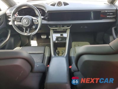 Zdjęcie 8 z 13 samochodu: 2024 PORSCHE MACAN TURBO VIN:WP1AC2XA2RL200309 - miniatura