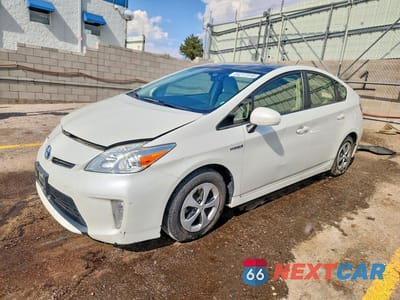 2015 TOYOTA PRIUS THREE JTDKN3DU7F1902883 - główne zdjęcie licytacji z USA - miniatura