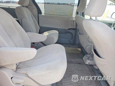 Zdjęcie 11 z 13 samochodu: 2014 TOYOTA SIENNA LE VIN:5TDJK3DC8ES092175 - miniatura
