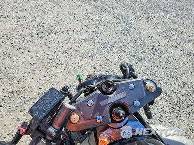 Zdjęcie 7 z 9 samochodu: 2002 SUZUKI GSX1300 R VIN:JS1GW71A622104426 - miniatura