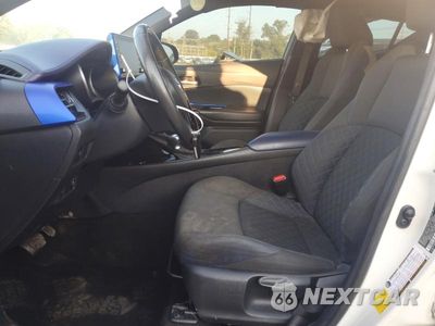 Zdjęcie 7 z 12 samochodu: 2020 TOYOTA C-HR XLE VIN:NMTKHMBXXLR114106 - miniatura