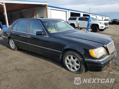 Czwarte zdjęcie samochodu z boku: 1999 MERCEDES-BENZ S 500 VIN:WDBGA51G5XA428752 - miniatura