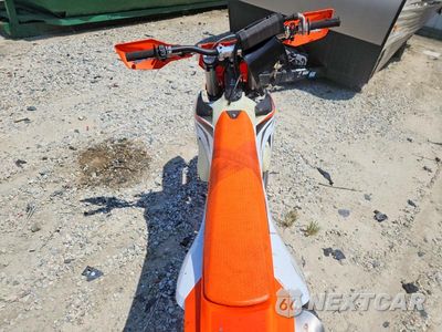 Zdjęcie 6 z 8 samochodu: 2024 KTM 250 XC-F VIN:VBKXCK43XRM119152 - miniatura