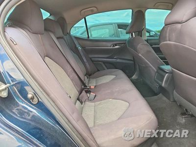 Zdjęcie 10 z 12 samochodu: 2019 TOYOTA CAMRY LE VIN:4T1B31HK3KU515643 - miniatura