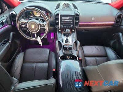 Zdjęcie 8 z 13 samochodu: 2017 PORSCHE CAYENNE SE HYBRID PLATINUM VIN:WP1AE2A25HLA71480 - miniatura