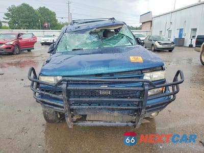 Piąte zdjęcie samochodu w środku: 2005 CHEVROLET SUBURBAN K1500 VIN:3GNFK16ZX5G177925 - miniatura