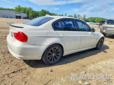 Trzecie zdjęcie samochodu z tyłu: 2011 BMW 328 XI SULEV VIN:WBAPK5C50BA993846 - miniatura