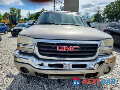 Piąte zdjęcie samochodu w środku: 2003 GMC SIERRA K1500 HEAVY DUTY VIN:1GTGK13U83F158570 - miniatura
