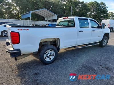 Trzecie zdjęcie samochodu z tyłu: 2015 CHEVROLET SILVERADO K2500 HEAVY DUTY VIN:1GC1KUE88FF547172 - miniatura