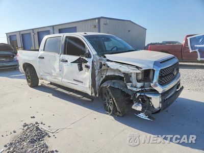 Czwarte zdjęcie samochodu z boku: 2019 TOYOTA TUNDRA CREWMAX SR5 VIN:5TFDW5F10KX863033 - miniatura