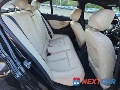 Zdjęcie 10 z 12 samochodu: 2016 BMW 340 XI VIN:WBA8B7C56GK368577 - miniatura